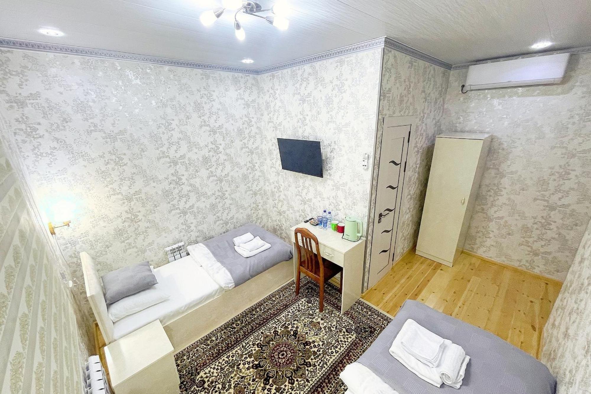 בוקורו Nanosh East Hotel מראה חיצוני תמונה
