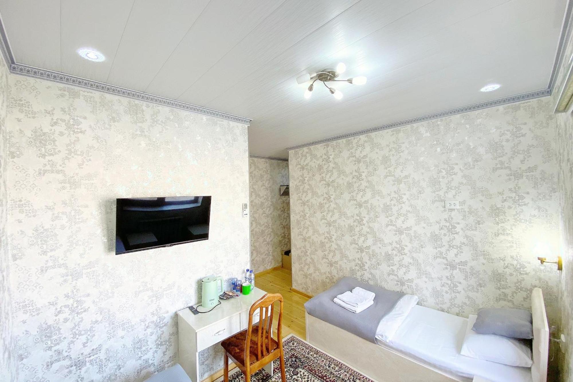 בוקורו Nanosh East Hotel מראה חיצוני תמונה