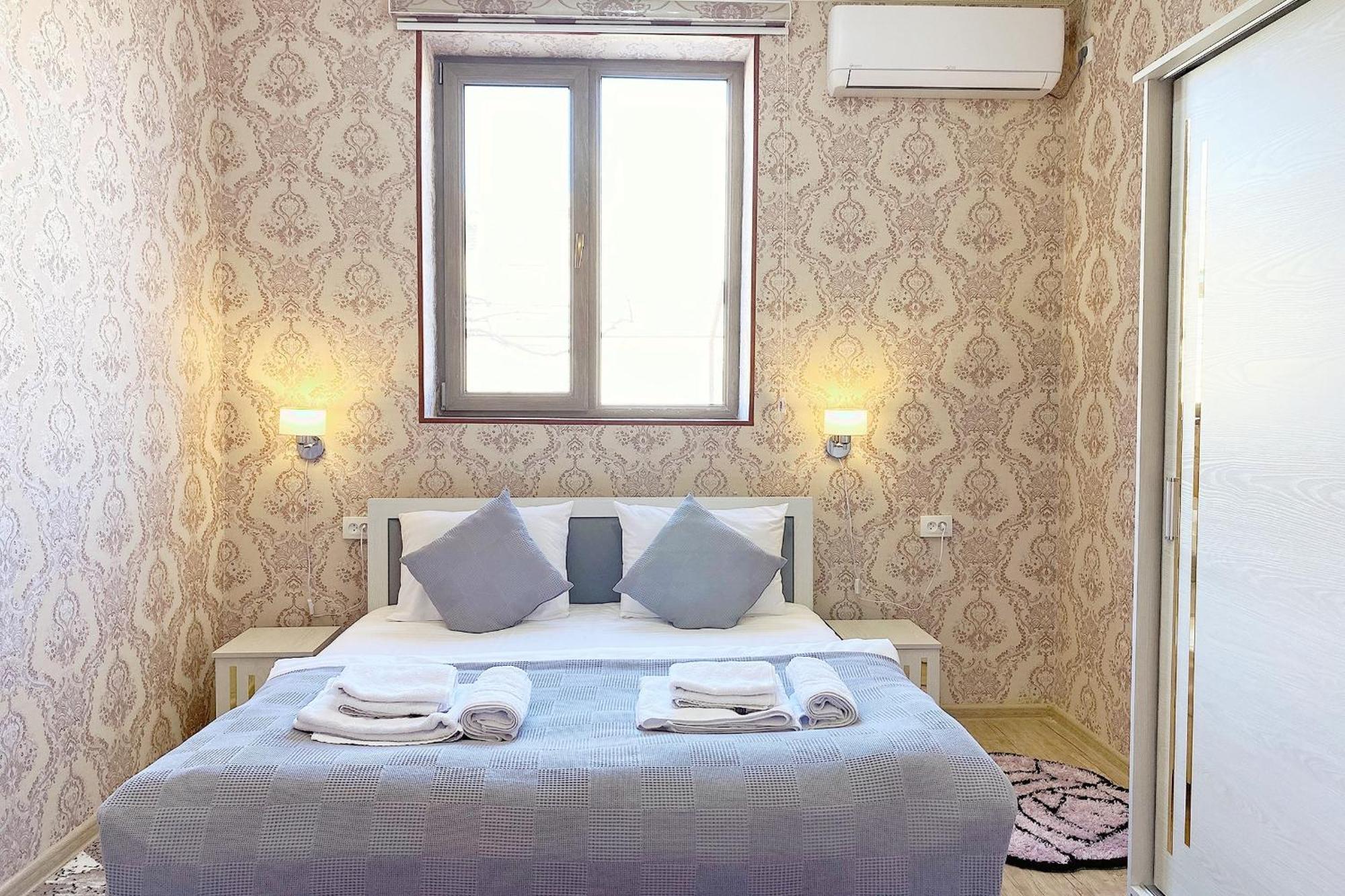 בוקורו Nanosh East Hotel מראה חיצוני תמונה