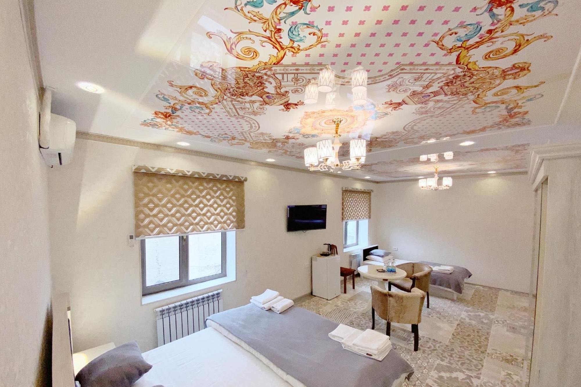 בוקורו Nanosh East Hotel מראה חיצוני תמונה