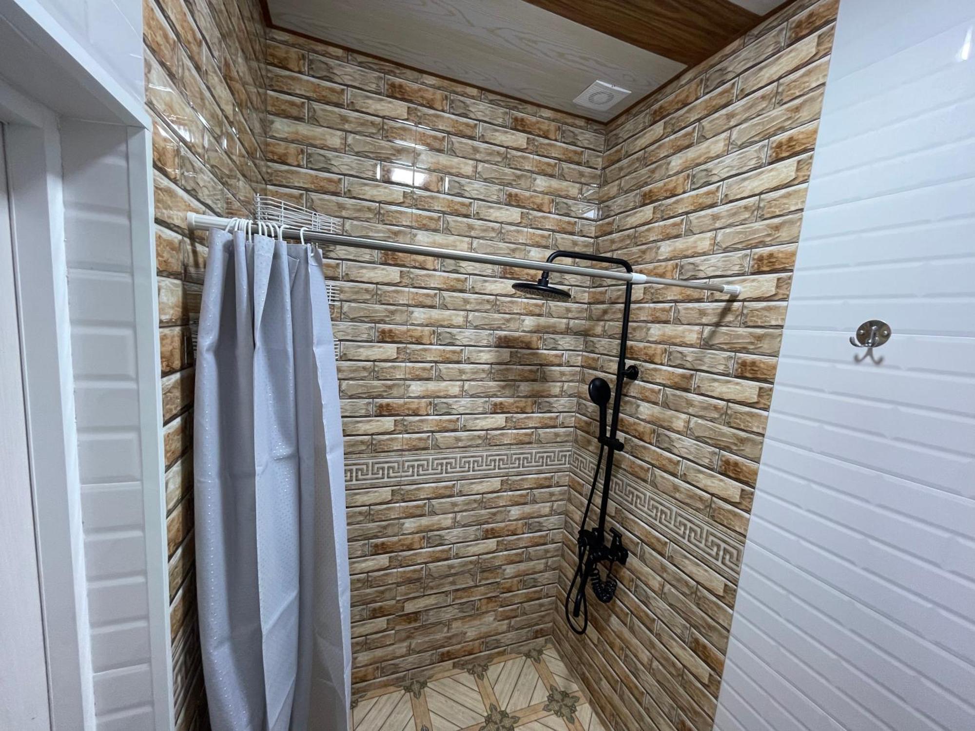 בוקורו Nanosh East Hotel חדר תמונה